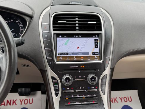 Used 2017 Lincoln MKX Select image 23