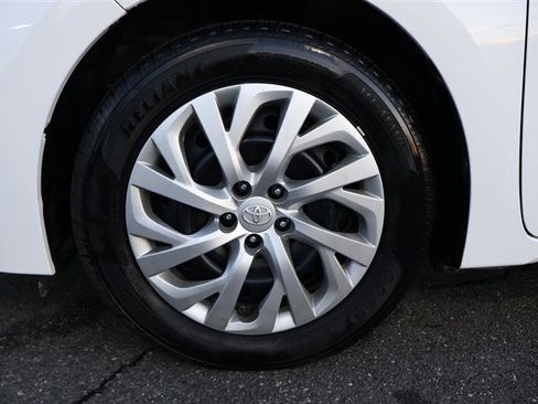 Used 2019 Toyota Corolla LE image 25