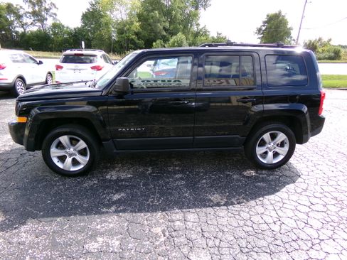 Used 2014 Jeep Patriot Latitude image 2