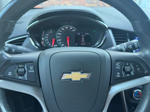 Used 2020 Chevrolet Trax AWD LT w/ 1LT image 10