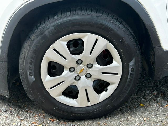 Used 2017 Chevrolet Trax FWD LS image 27