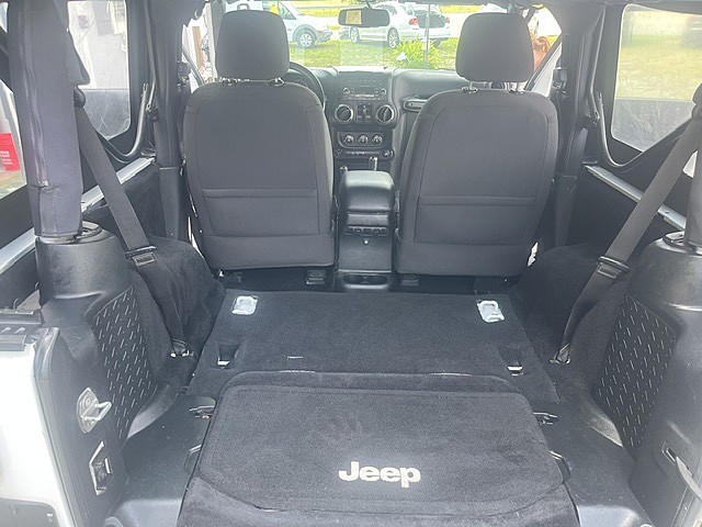 Used 2016 Jeep Wrangler 4WD Sport image 33