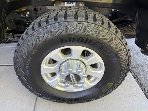 Used 2024 Ford F350 4x4 Crew Cab Super Duty image 21
