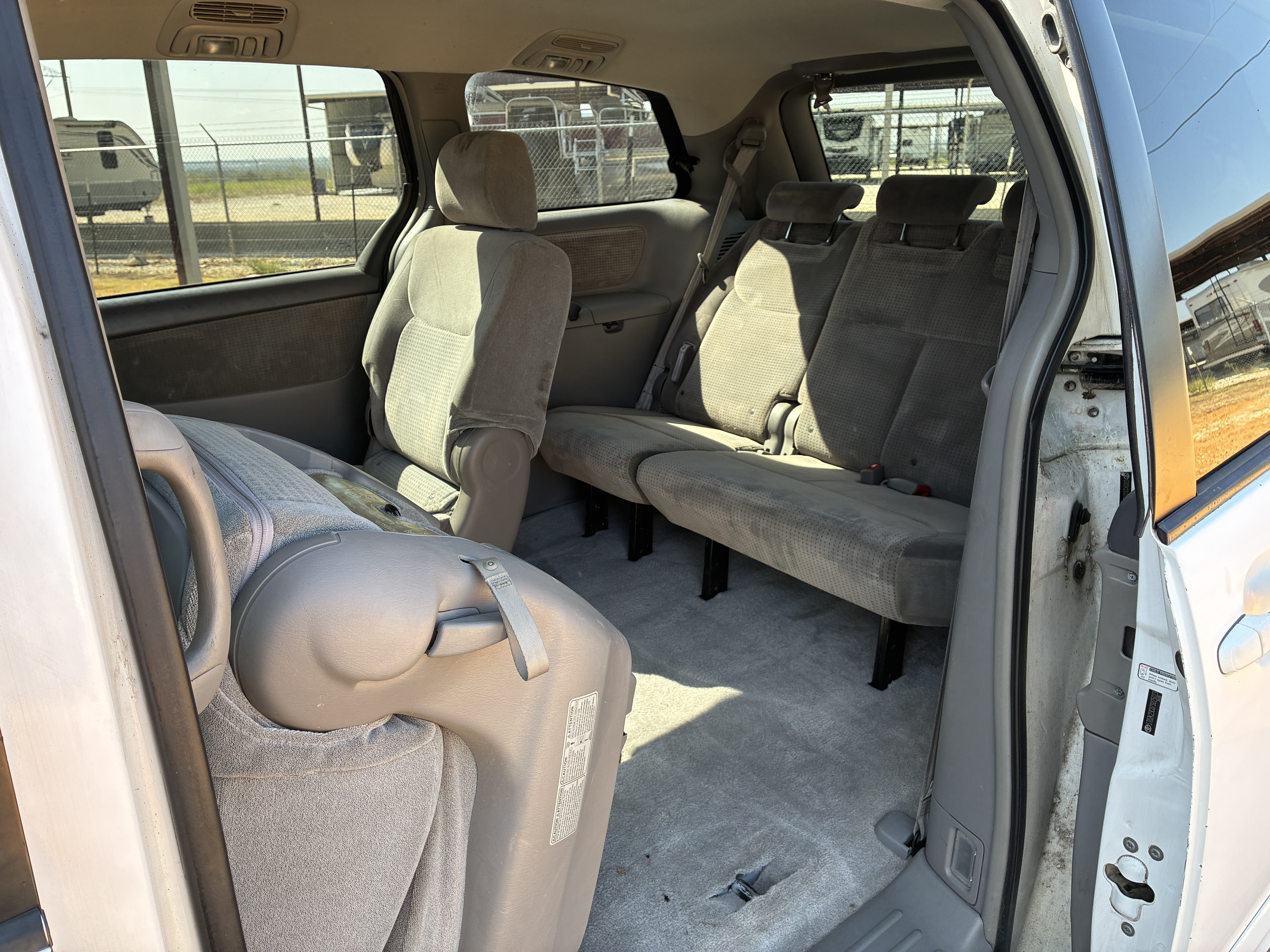 Used 2007 Toyota Sienna LE Minivan 4D FWD image 11