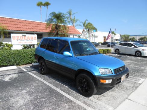 Used 1999 Toyota RAV4 2WD 4-Door image 8