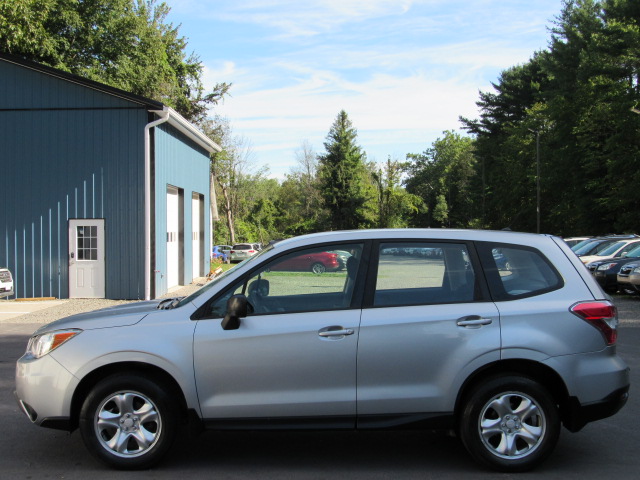 Used 2014 Subaru Forester 2.5i AWD/4WD image 4
