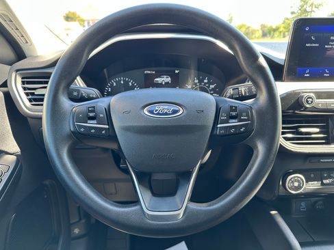 Used 2022 Ford Escape SE image 10