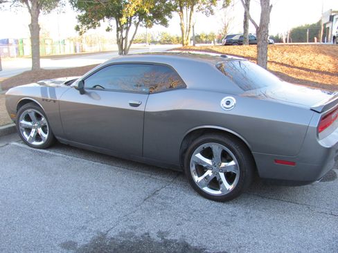 Used 2012 Dodge Challenger R/T image 1
