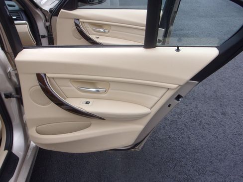 Used 2015 BMW 328i xDrive image 30