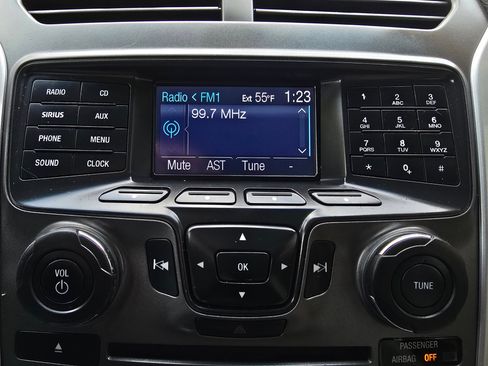 Used 2012 Ford Explorer XLT image 9