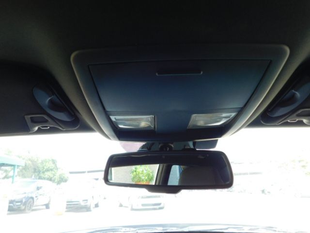 Used 2015 Dodge Challenger SXT RWD image 16