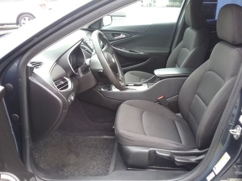 Used 2019 Chevrolet Malibu LS w/ 1LS FWD image 2