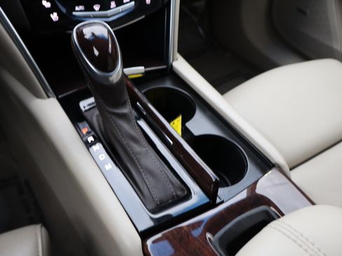 Used 2014 Cadillac XTS Luxury image 27