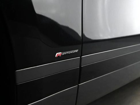 Used 2018 Land Rover Range Rover Velar R-Dynamic SE image 14