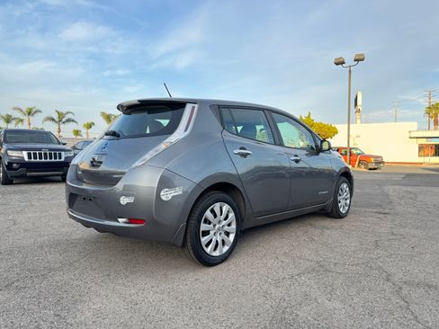 Used 2015 Nissan Leaf S image 8