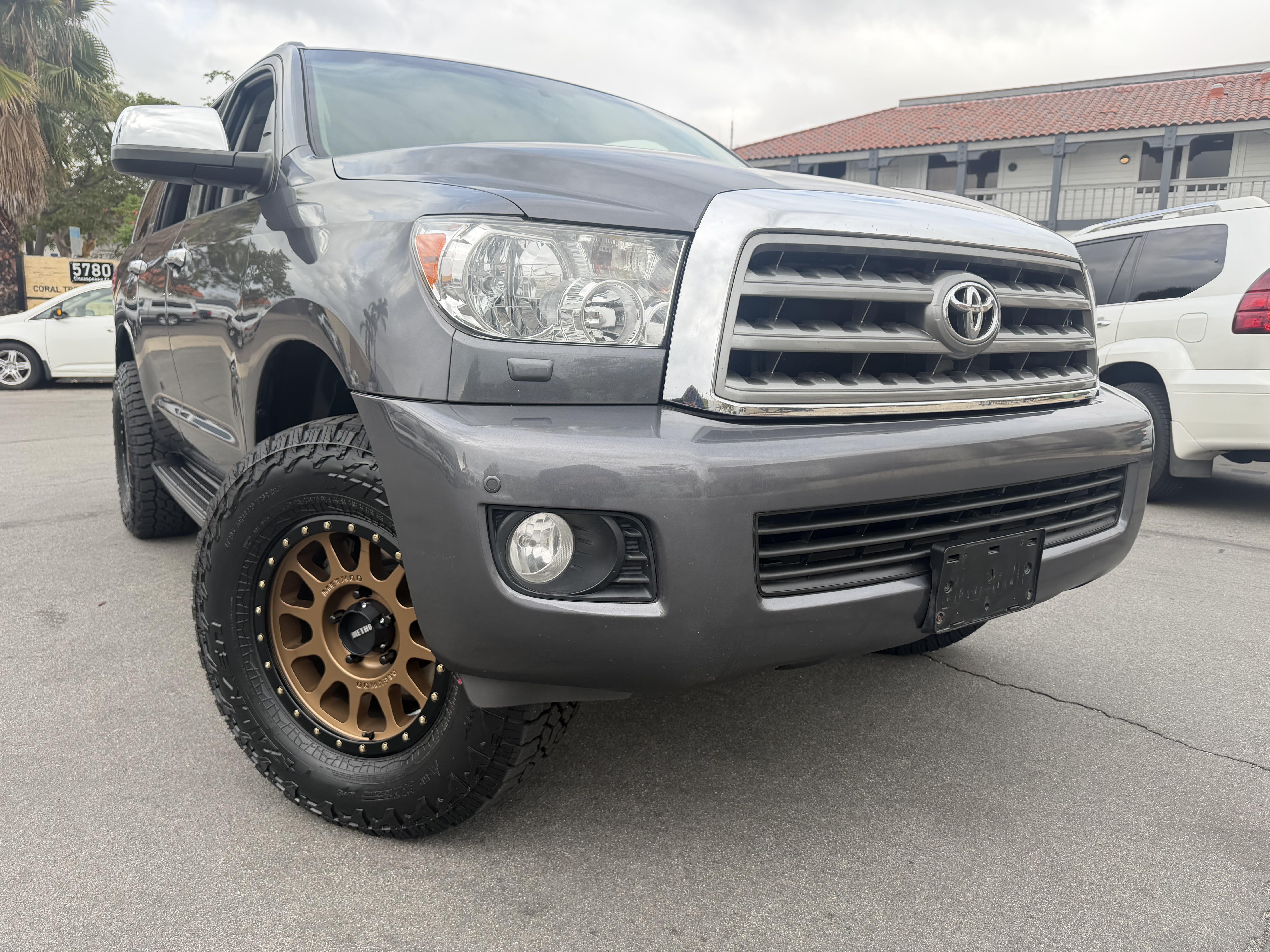 Used 2014 Toyota Sequoia 4WD Limited image 11