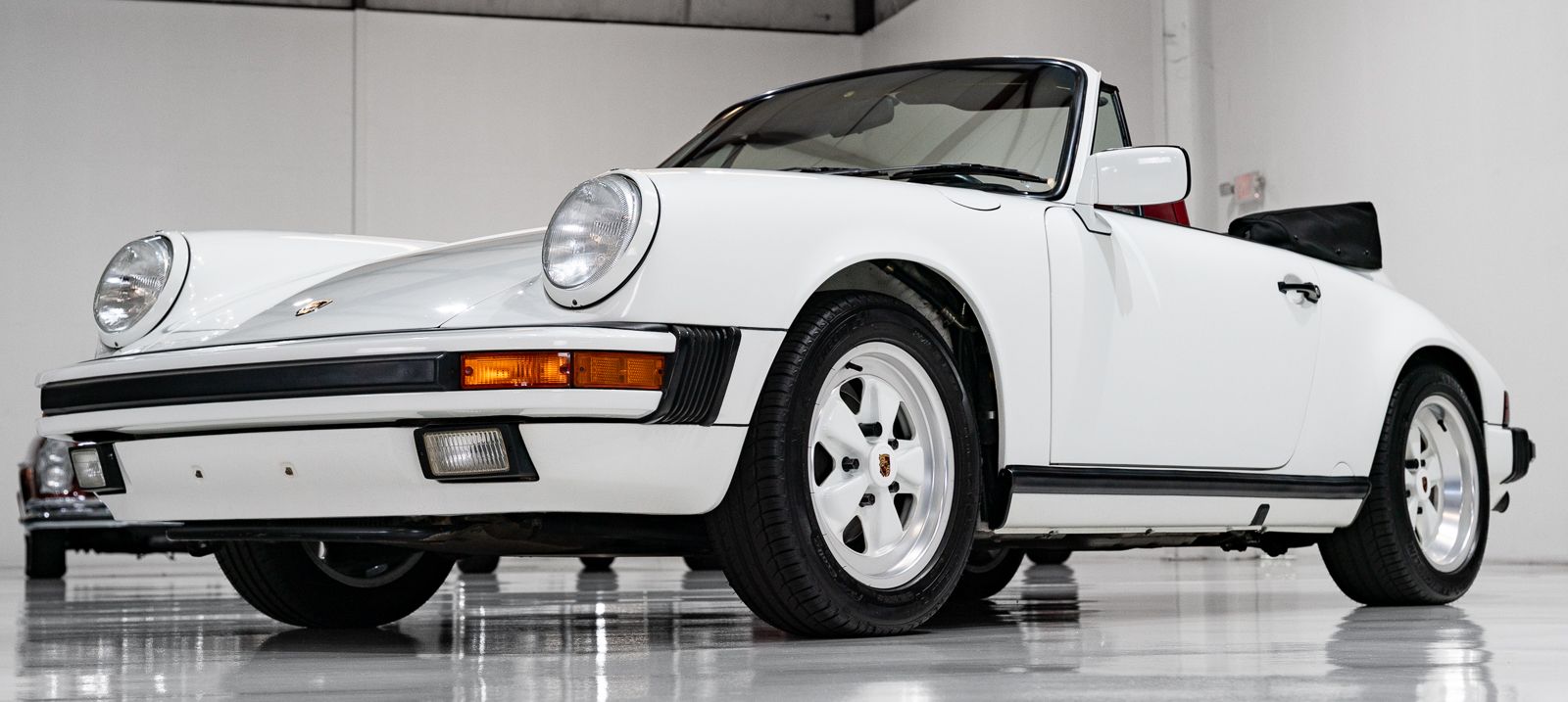 Used 1989 Porsche 911 Carrera Cabriolet RWD image 35