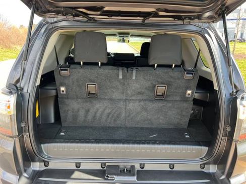 Used 2018 Toyota 4Runner SR5 image 12