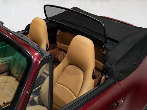 Used 1998 Porsche 911 Carrera Cabriolet RWD image 49