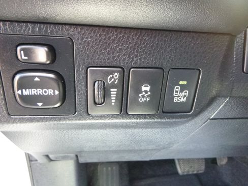 Used 2013 Toyota RAV4 AWD Limited image 22