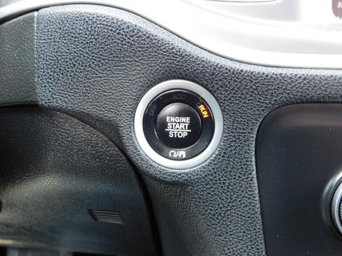 Used 2022 Dodge Charger SXT AWD image 15