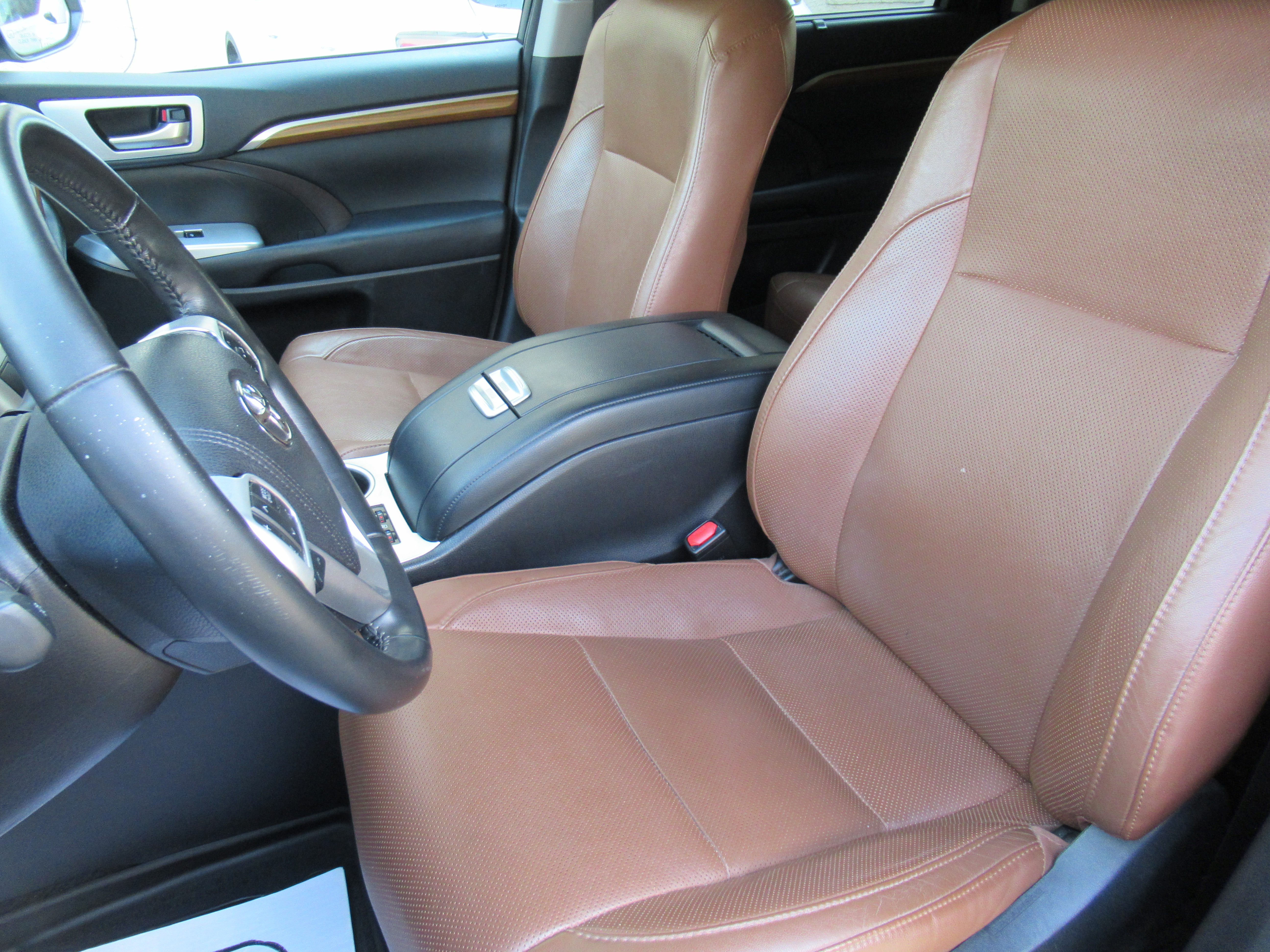 Used 2017 Toyota Highlander AWD V6 image 21