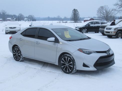 Used 2019 Toyota Corolla LE image 3