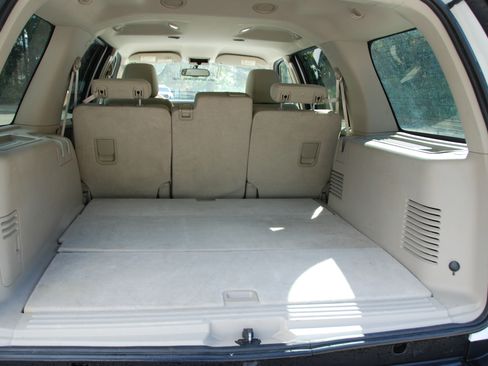 Used 2010 Ford Expedition XLT image 13