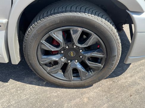 Used 2023 Chevrolet Express 2500 LT image 16