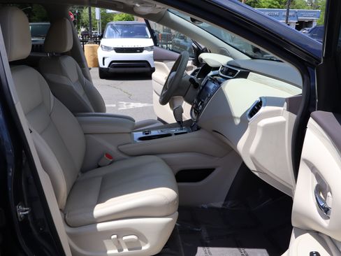 Used 2018 Nissan Murano AWD Platinum image 16