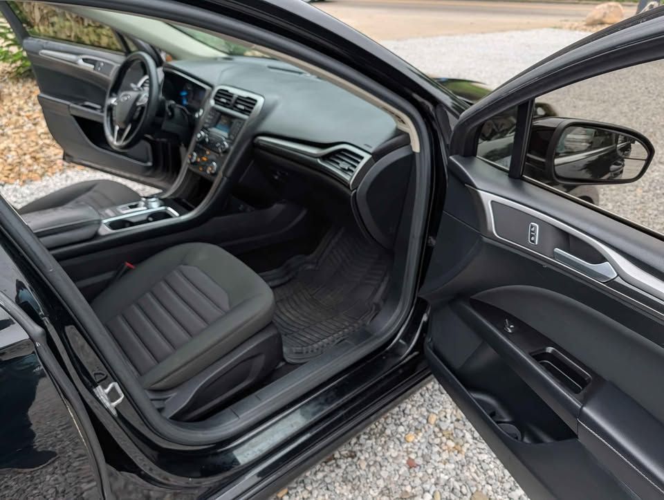 Used 2017 Ford Fusion S FWD image 7