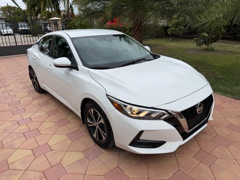 Used 2022 Nissan Sentra SV image 3