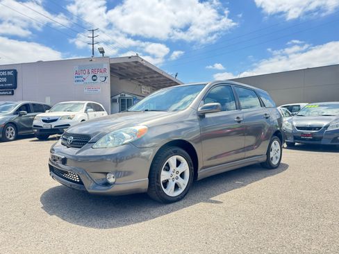 Used 2005 Toyota Matrix AWD image 2