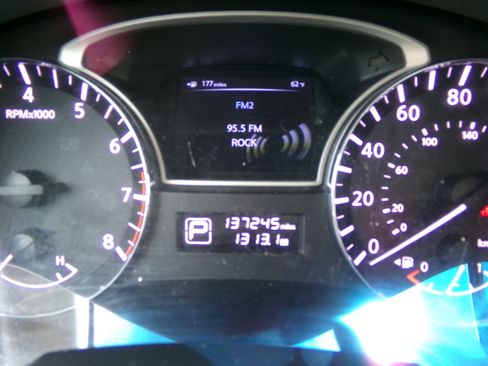 Used 2013 Nissan Altima SV FWD image 18