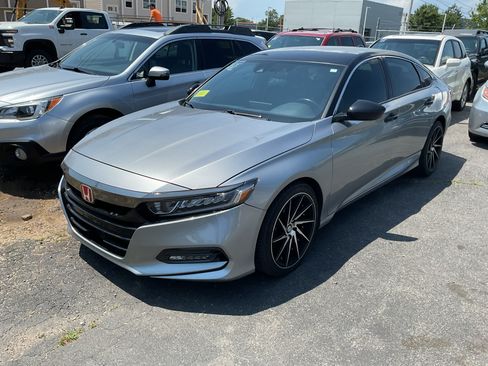 Used 2018 Honda Accord Sport image 6