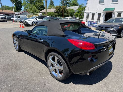 Used 2008 Pontiac Solstice GXP Convertible RWD image 30