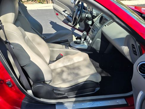 Used 2007 Nissan 350Z Touring image 22