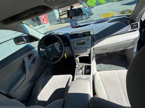 Used 2010 Toyota Camry image 5