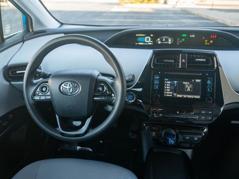 Used 2019 Toyota Prius image 31