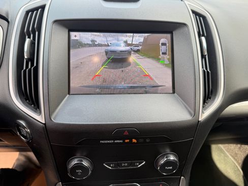 Used 2019 Ford Edge SEL image 13