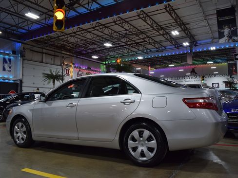 Used 2009 Toyota Camry LE image 12