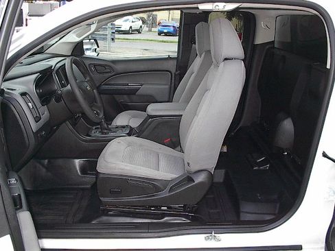 Used 2022 Chevrolet Colorado W/T image 14