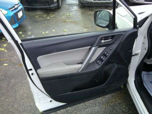 Used 2014 Subaru Forester 2.5i Limited image 8