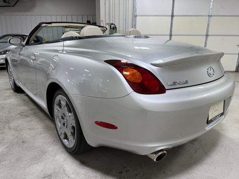 Used 2004 Lexus SC 430 Convertible RWD image 7