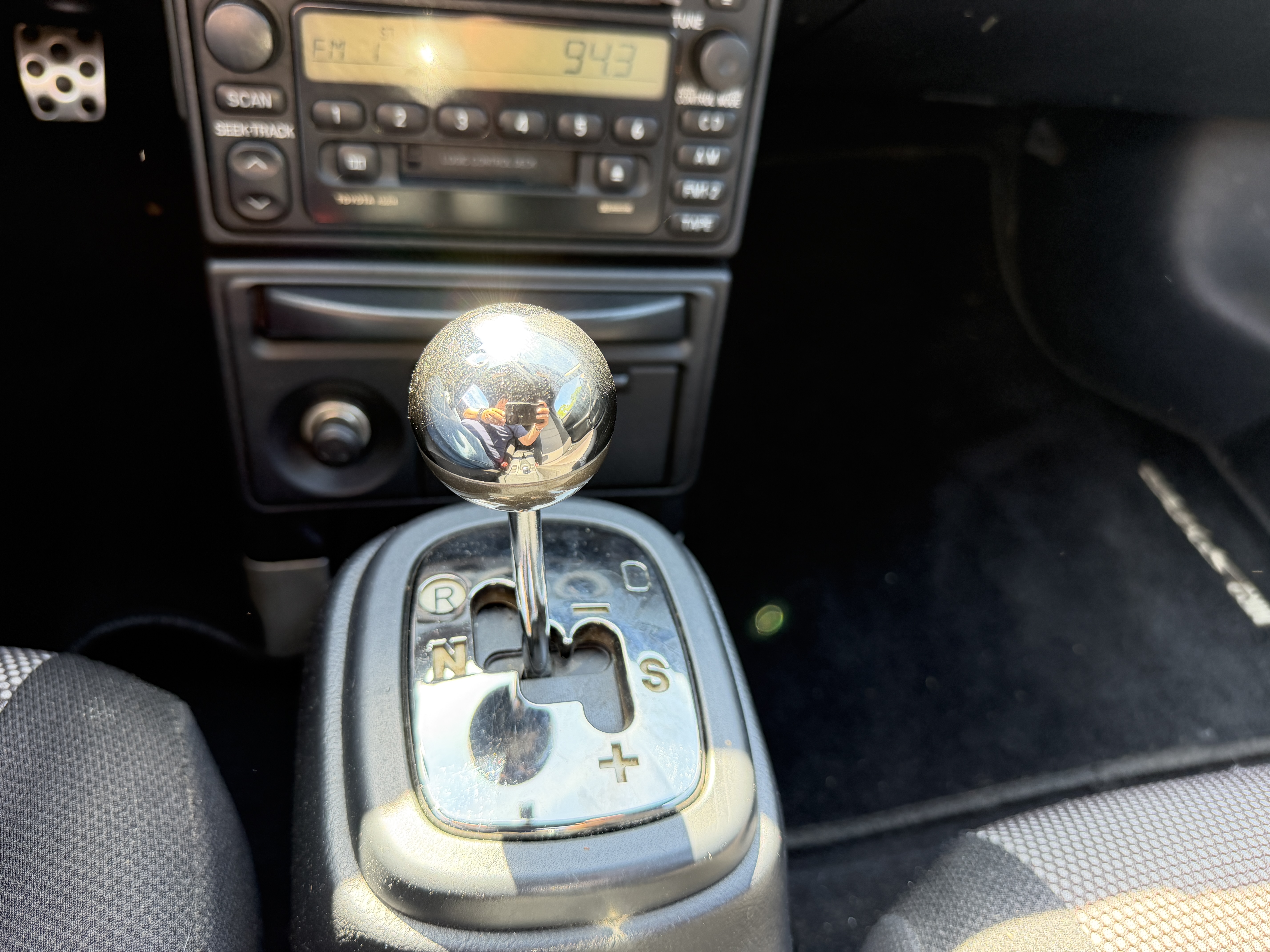 Used 2002 Toyota MR2 Spyder UNAVAIL RWD image 10