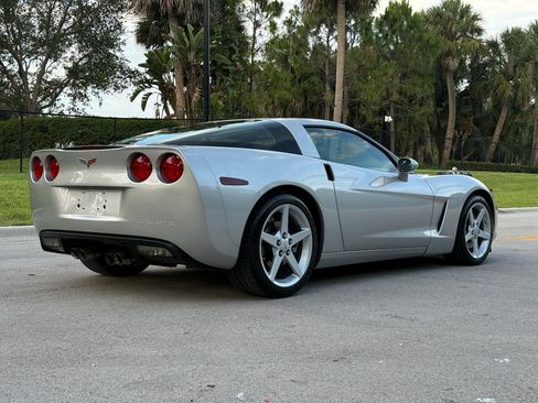 Used 2005 Chevrolet Corvette Coupe RWD image 9
