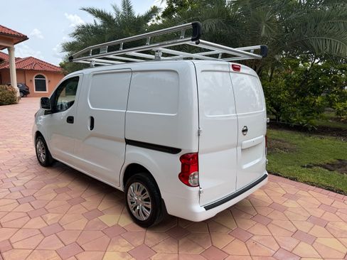 Used 2019 Nissan NV200 SV Van 4D FWD image 5