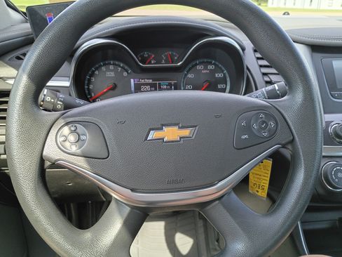 Used 2016 Chevrolet Impala Sedan FWD image 13