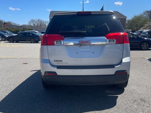 Used 2013 GMC Terrain SLE FWD image 2