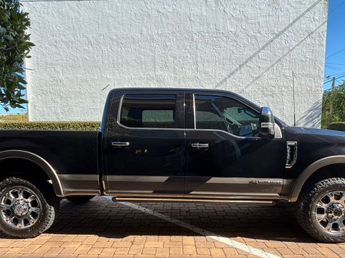 Used 2020 Ford F250 4x4 Crew Cab Super Duty image 6